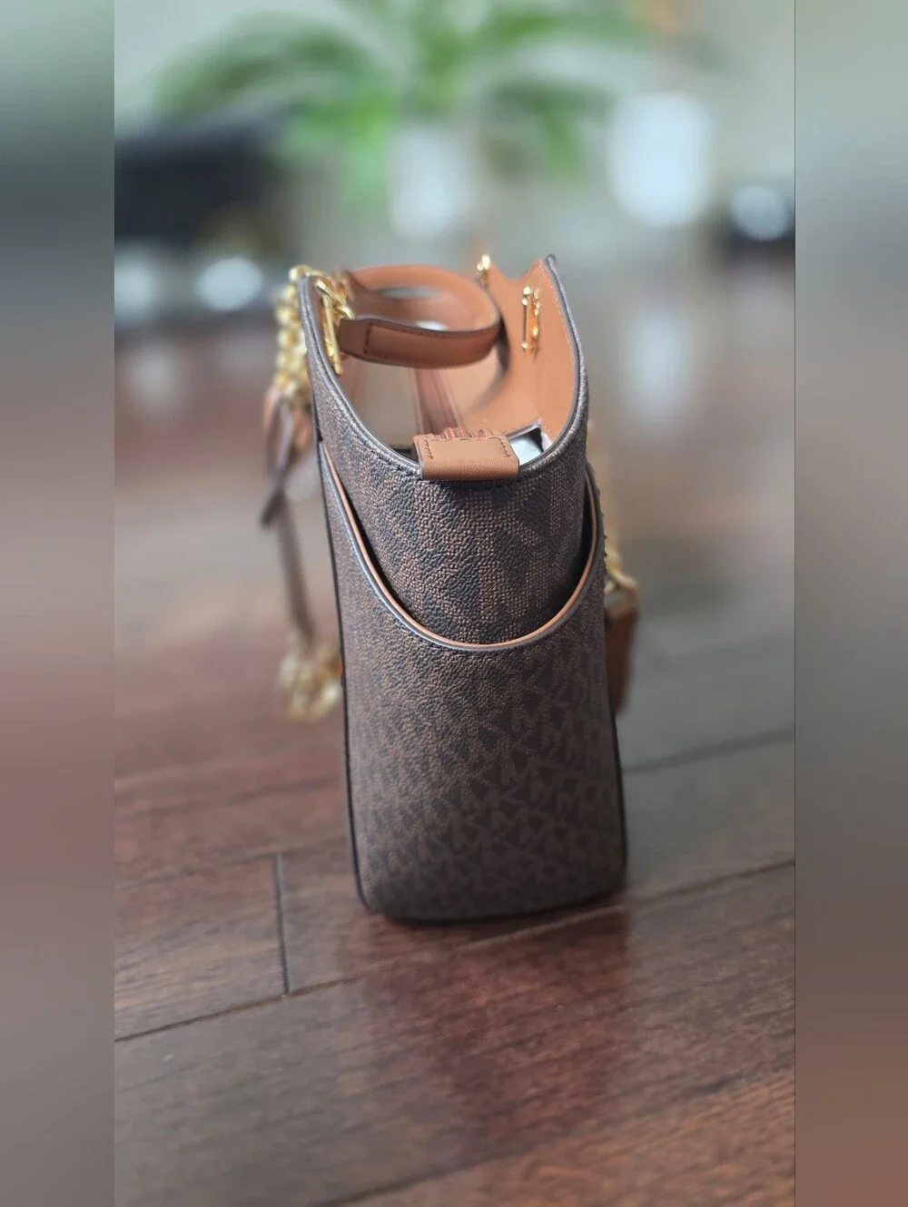 NWT Michael Kors Jet Set Large Signature Logo Shoulder Bag Brown